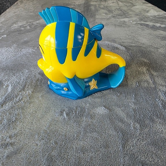Flounder Fish The Little Mermaid Disney On Ice Souvenir Cup Flip Lid Description - Picture 2 of 4